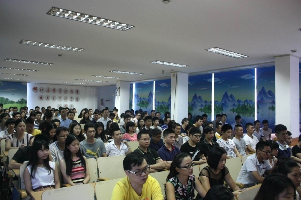 揭阳电大隆重举行2015秋季开学典礼