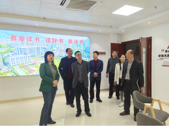揭阳开放大学彭淡松校长带队到市老干部大学观摩学习老年教育